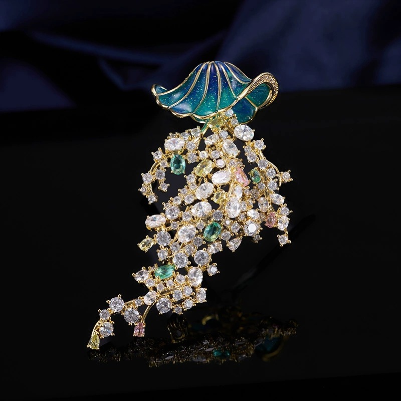 Luxury Lifestyle Fashion - Marine life-encrusted zircon jellyfish brooch, high-end