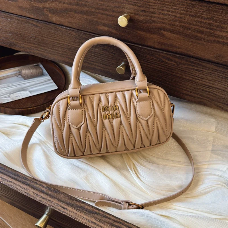 Women Luxury High End Leather  - Luxury Lifestyle Fashion recension och pris