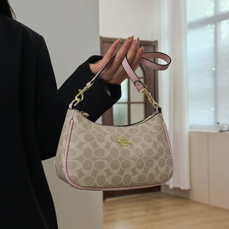 Luxury Women High End Leather  - Luxury Lifestyle Fashion recension och pris